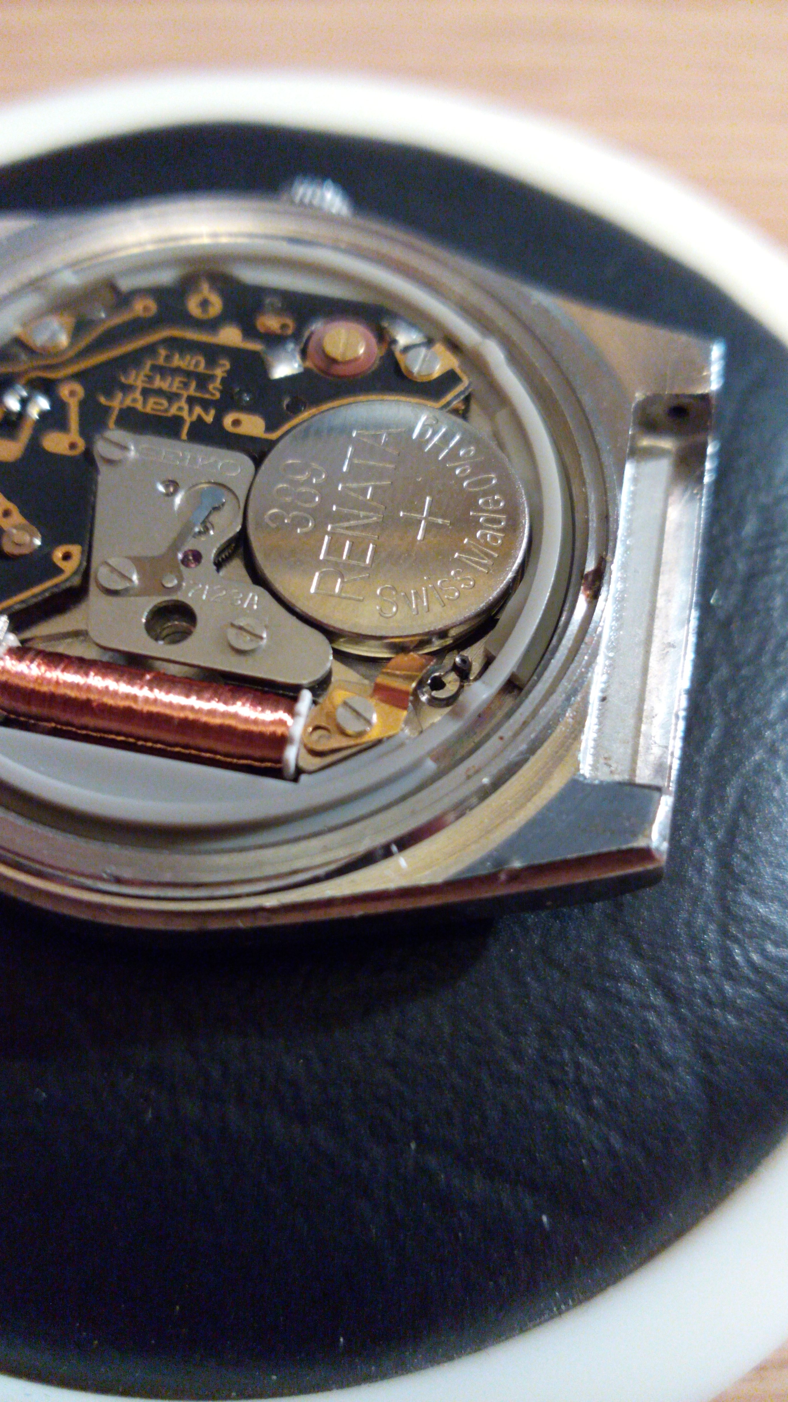 Seiko Quartz 7123-7050 Battery Replacement - Watch Repairs Help & Advice -  Watch Repair Talk