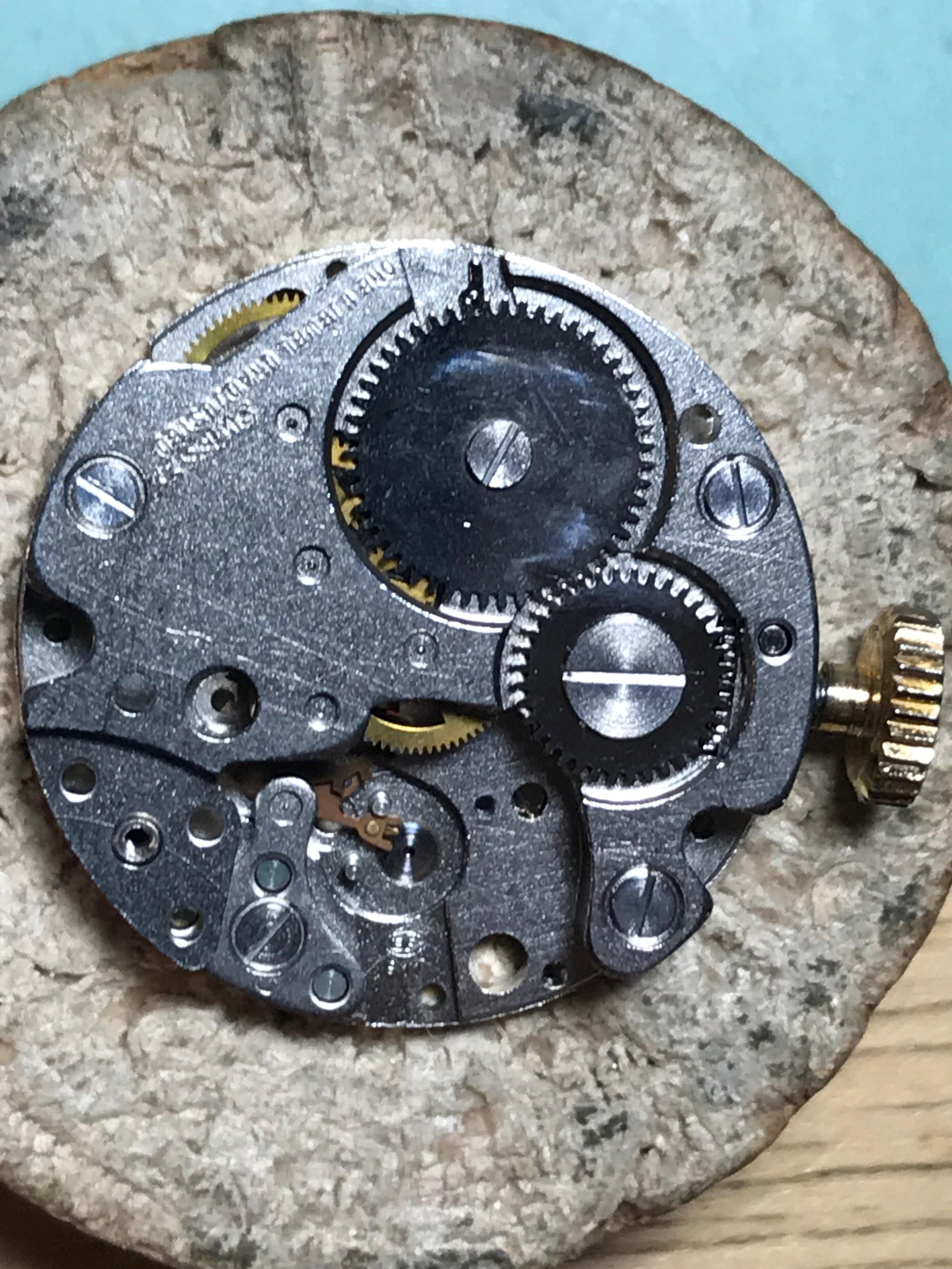 Oiling Pivots w/ no jewels - Watch Repairs Help & Advice - Watch Repair Talk