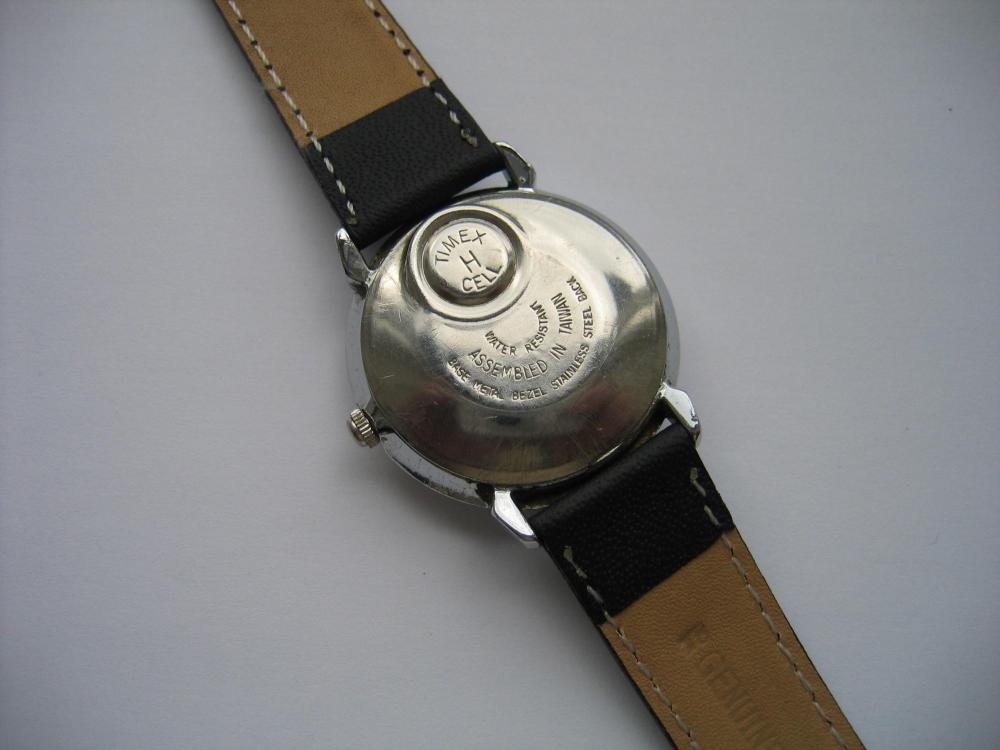 Timex Small Q case back.JPG