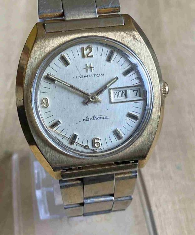 Hamilton ESA9158-1.jpg