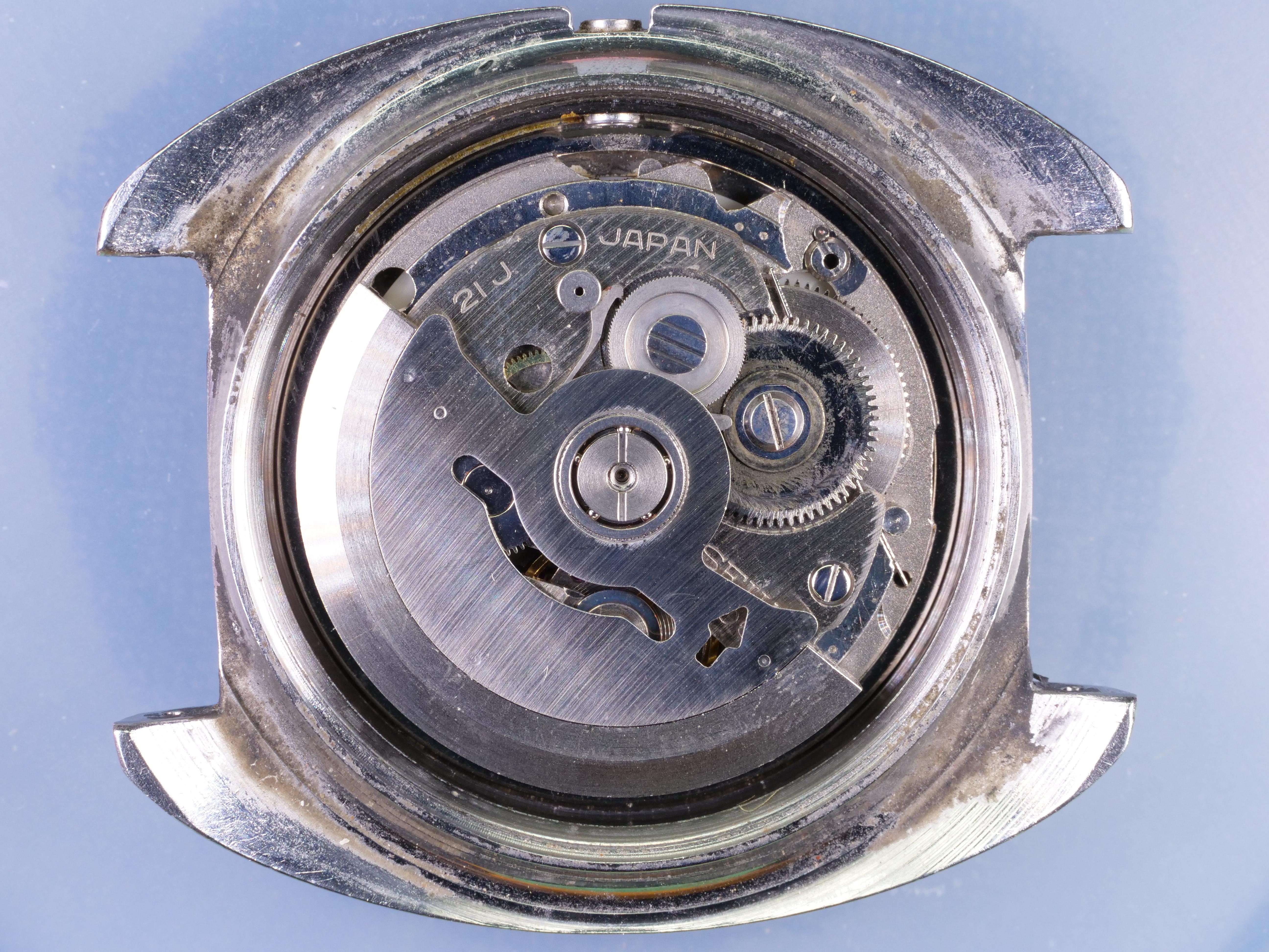 Seiko 7006-7002 (7006A) movement removal - Watch Case Issues, Opening,  Movement/Stem Removal, Case Parts, straps and bracelets - Watch Repair Talk