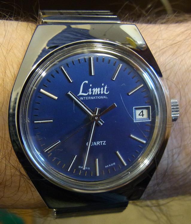 Limit-Tissot-2030-Quartz-Restored.thumb.jpg.63535adee7b22287c8750f1c5ea764d8.jpg