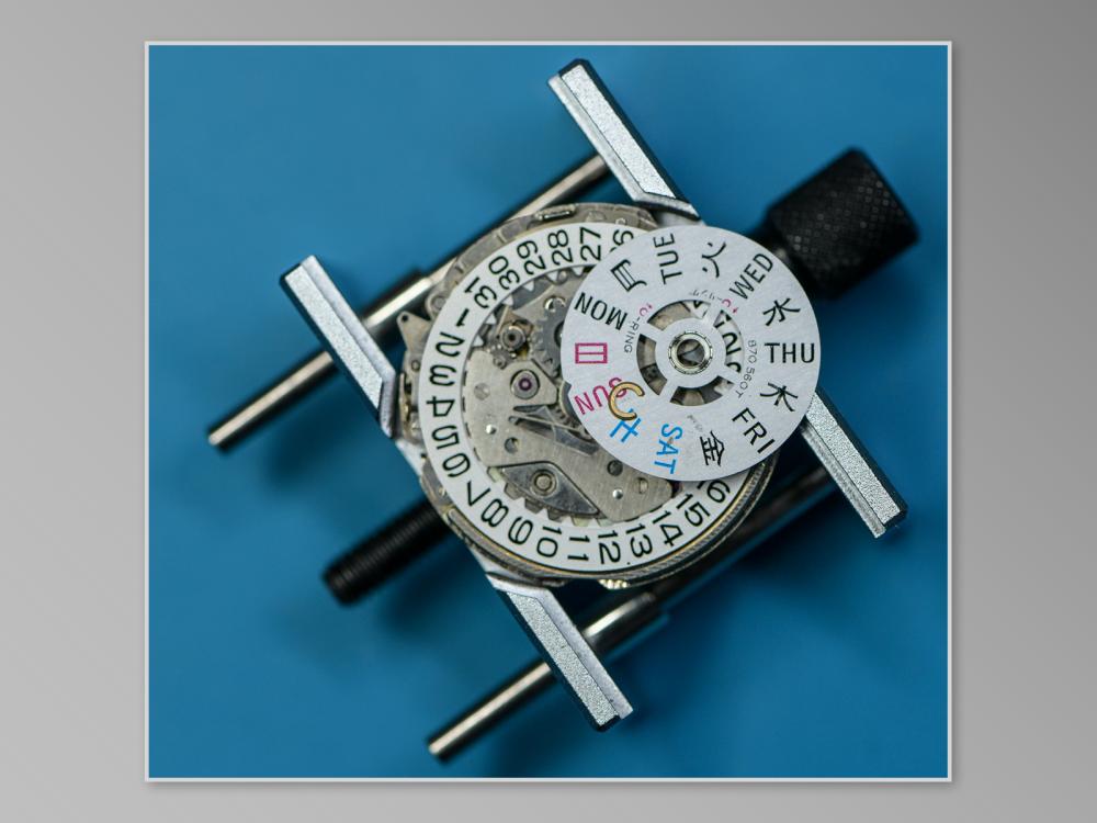 Seiko 5606-7050 Disassembly Part 2 June 2023 Calendar Works-02.jpg