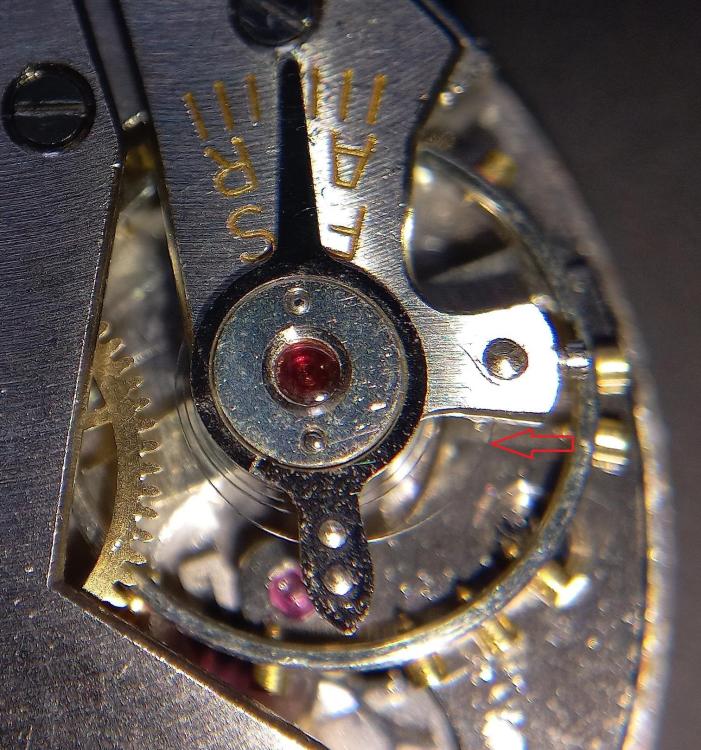 hairspring not centered with arrow.jpg